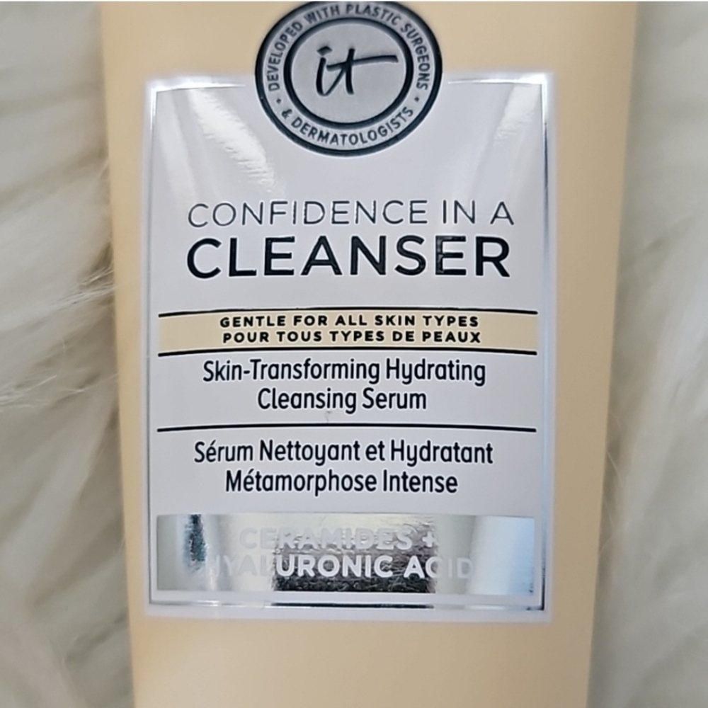 IT Cosmetics Confidence in a Cleanser Trial Size NIP